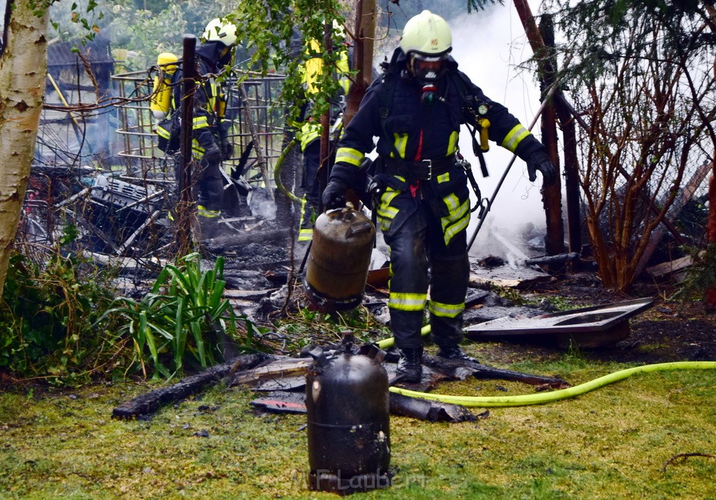 Laubenbrand Koeln Holweide Kochwiesenstr P122.JPG - Miklos Laubert